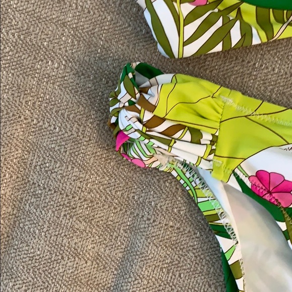 NWT Trina Turk It's Bananas Twist Front Bikini Top - Picture 7 of 12